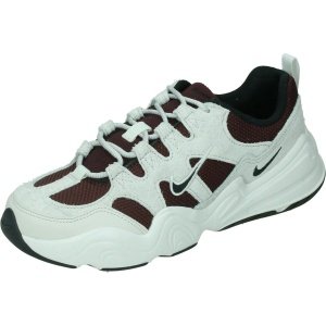 Nike tech hera in de kleur ecru.